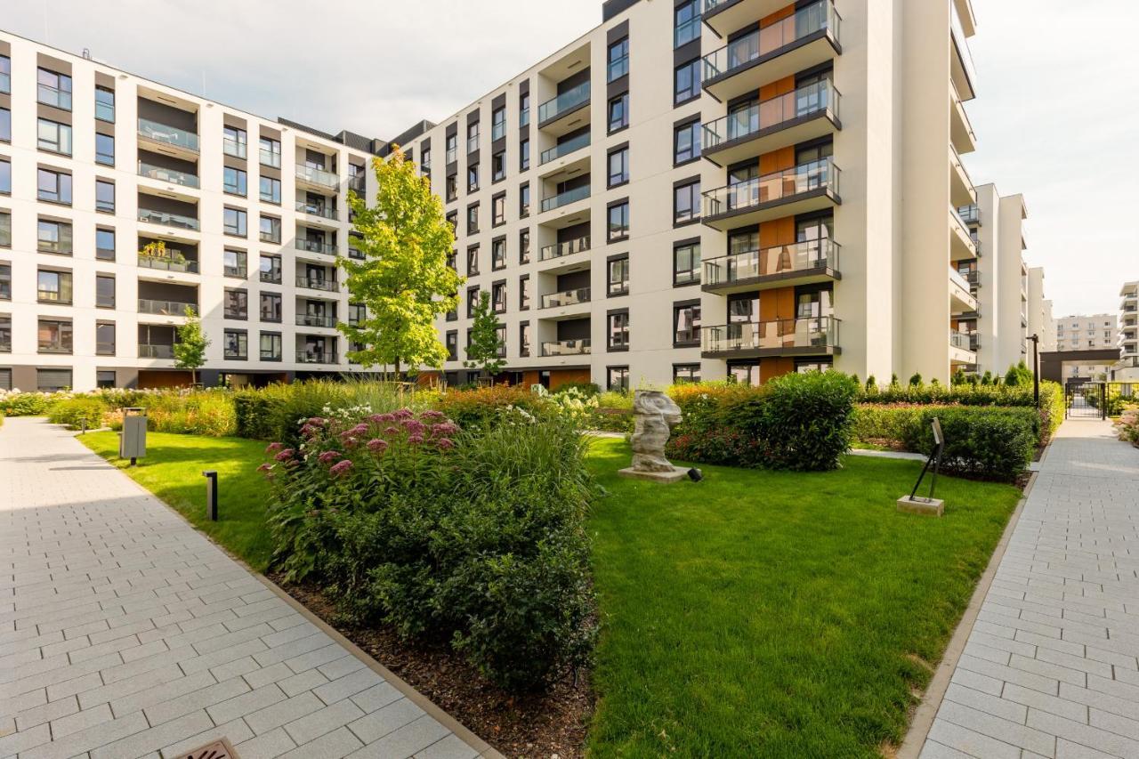 Cosy Apartment Bialej Floty With Parking By Noclegi Renters Warsaw Luaran gambar