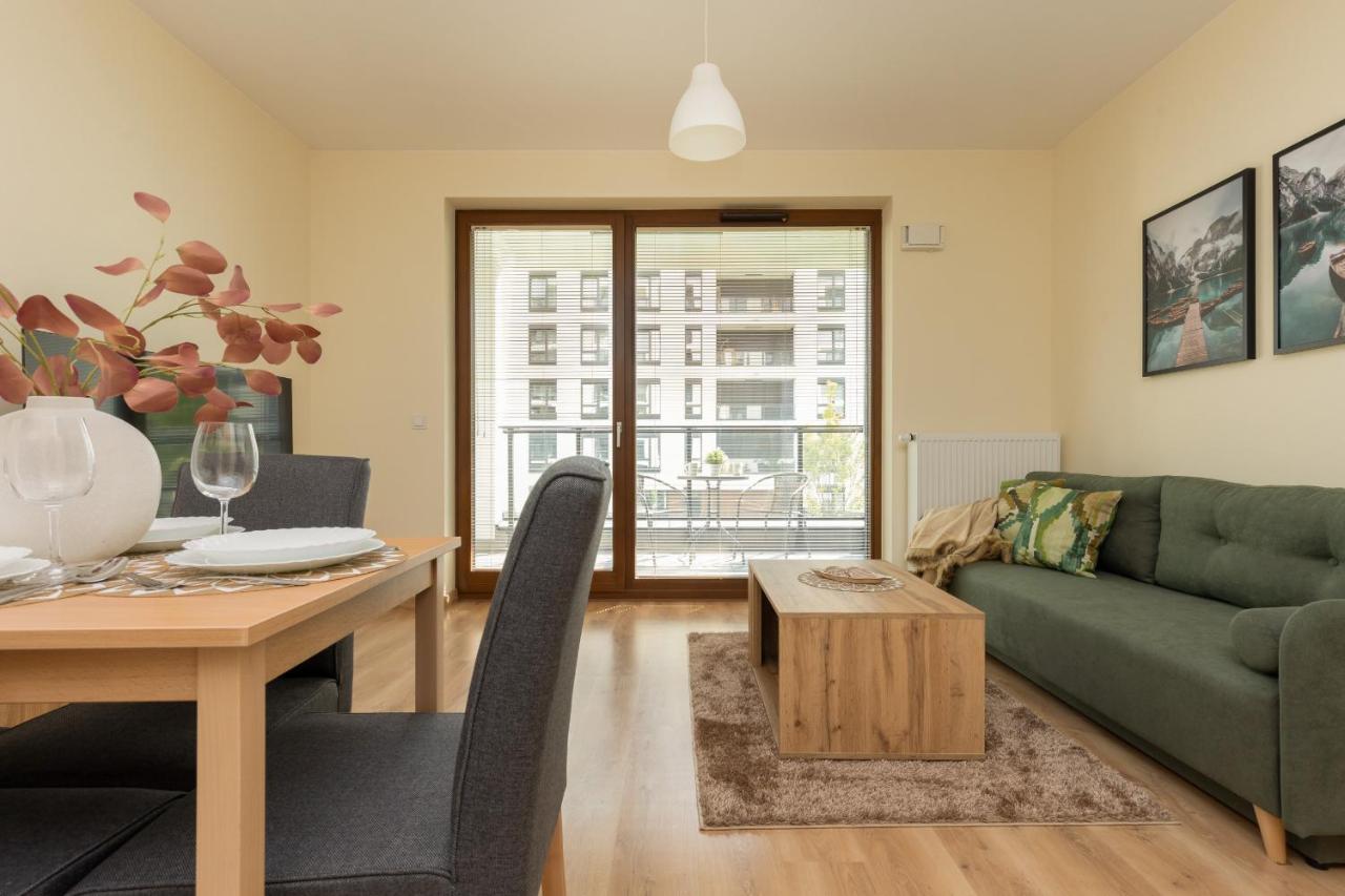 Cosy Apartment Bialej Floty With Parking By Noclegi Renters Warsaw Luaran gambar